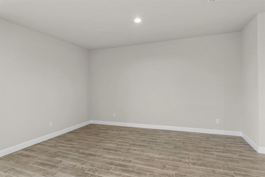 Spacious, unfurnished interior of a new home in Sandstone Estates, Granbury (Image 20).
