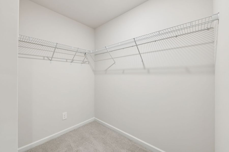 Spacious, unfurnished interior of a new home in Hawthorne Station, College Park (Image 17).