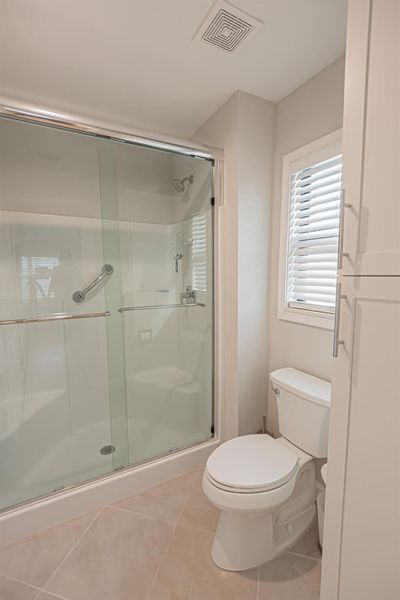 Furnished interior view inside a new home in , Port St. Lucie (Image 15).