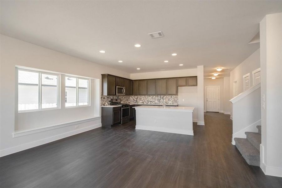Representative furnished interior of a home built from the Savannah by Pacesetter Homes in Orchard Ridge, Liberty Hill (Image 3). Representative furnished interior of a home built from the Savannah by Pacesetter Homes in Orchard Ridge, Liberty Hill (Image 3).