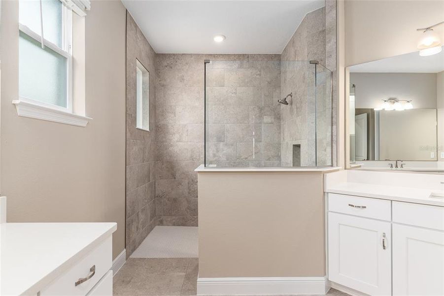 Furnished interior view inside a new home in , Ocala (Image 14).