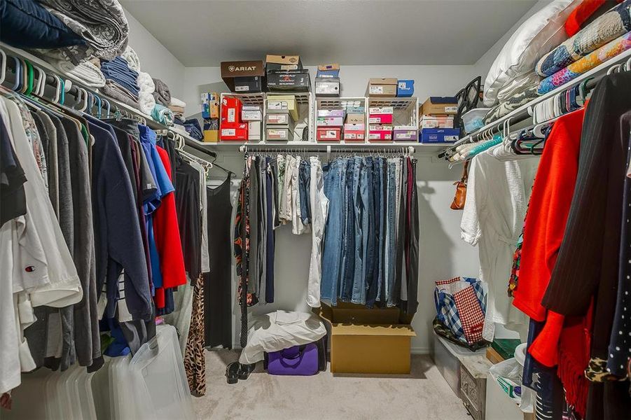 Furnished interior view inside a new home in , Fort Worth (Image 6).