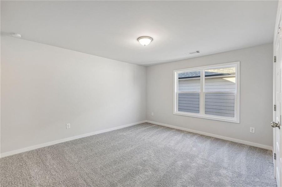 Spacious, unfurnished interior of a new home in Ponderosa Farms Estates, Gainesville (Image 34).