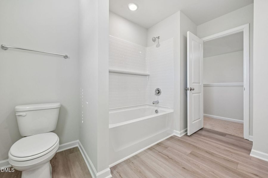 35-web-or-mls-Raleigh - Oak Manor - 113