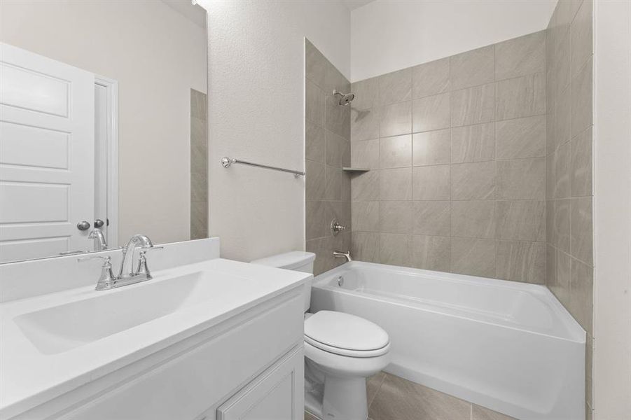1141 Avery-Bathroom-1