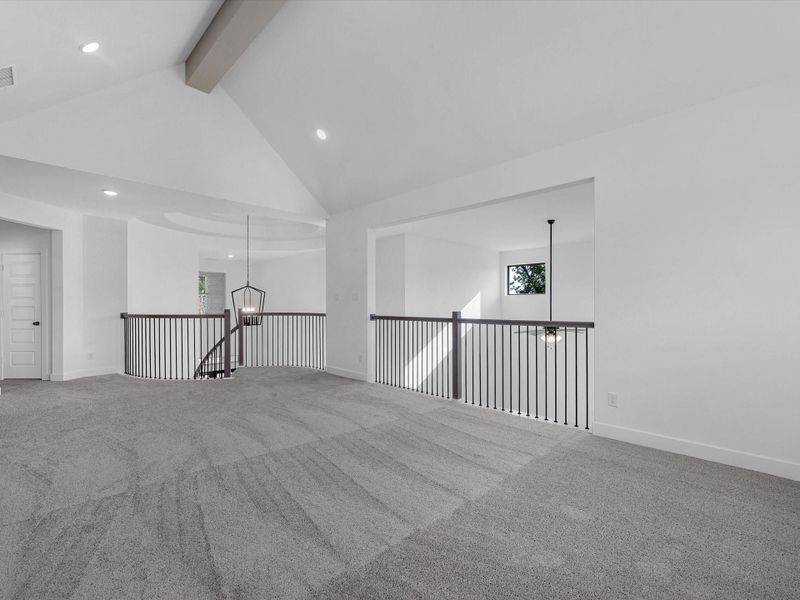 Spacious, unfurnished interior of a new home in Sienna, Missouri City (Image 18).