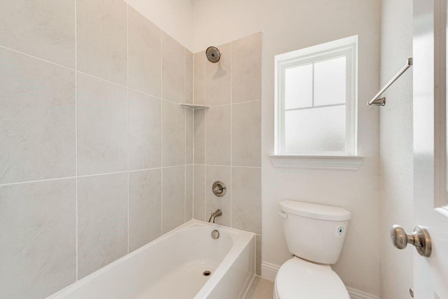 Furnished interior view inside a new home in Prairie Ridge, Midlothian (Image 5).