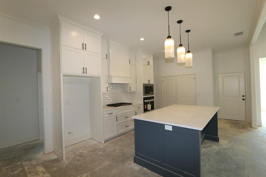 Furnished interior view inside a new home in , Tyler (Image 5).