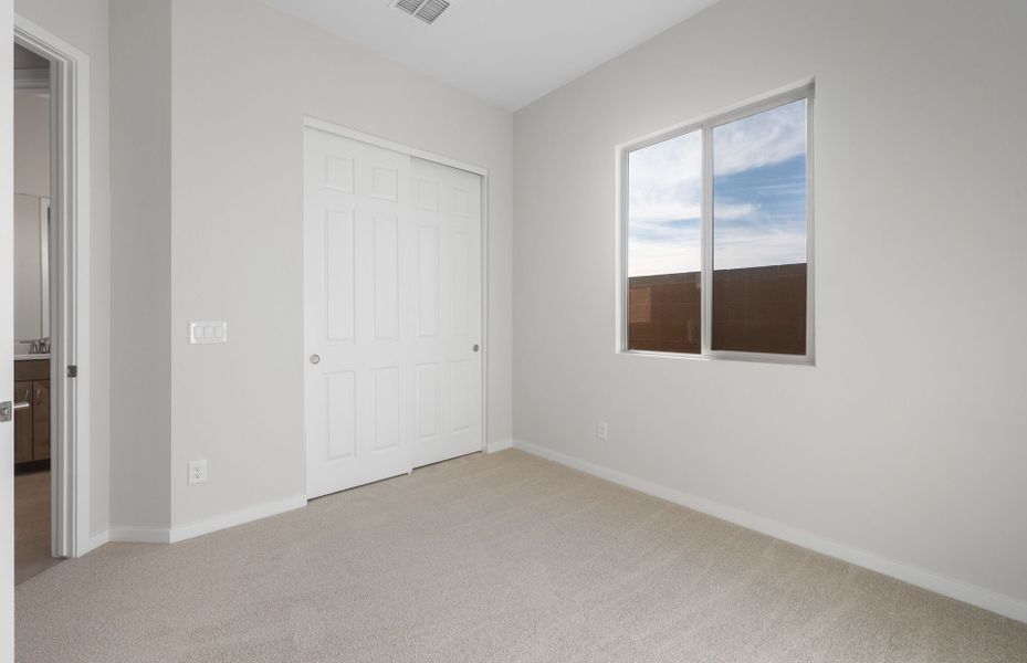 Spacious, unfurnished interior of a new home in Soleo, San Tan Valley (Image 27).