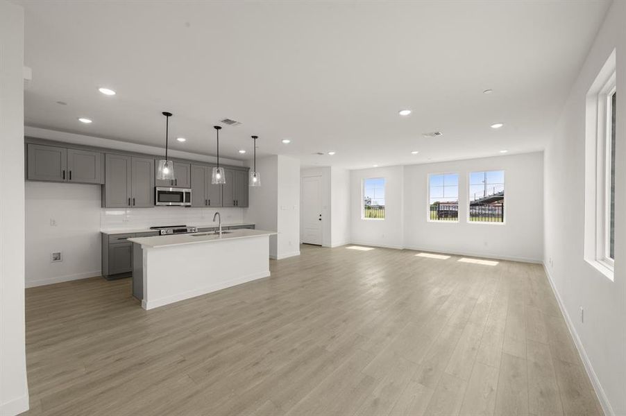 5700 Lakeview- Dining-2 5700 Lakeview- Dining-2