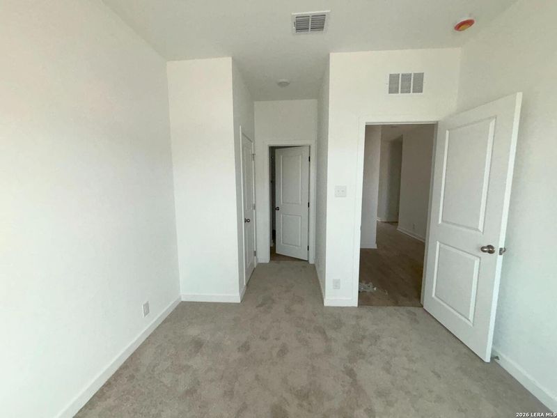 Spacious, unfurnished interior of a new home in Saddlebrook Ranch, Schertz (Image 13). Spacious, unfurnished interior of a new home in Saddlebrook Ranch, Schertz (Image 13).