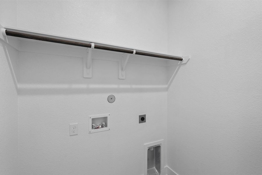 Spacious, unfurnished interior of a new home in Attwater, Waller (Image 26).