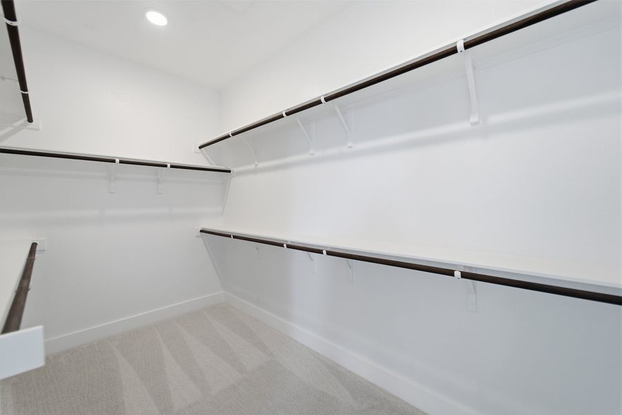 Spacious, unfurnished interior of a new home in Santa Rita Ranch, Liberty Hill (Image 46).