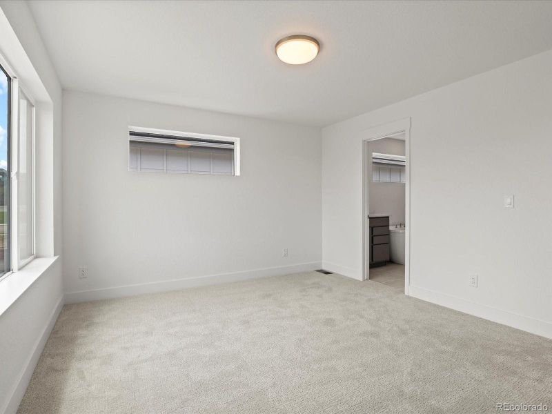 Spacious, unfurnished interior of a new home in Ascent at Inverness, Englewood (Image 22).