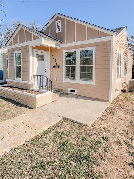 Exterior details and patio area of a home in , Brownwood (Image 14).