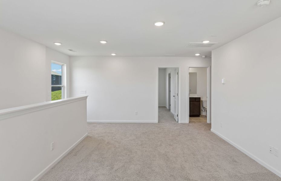 Spacious, unfurnished interior of a new home in Independence at Carter's Station, Columbia (Image 19).
