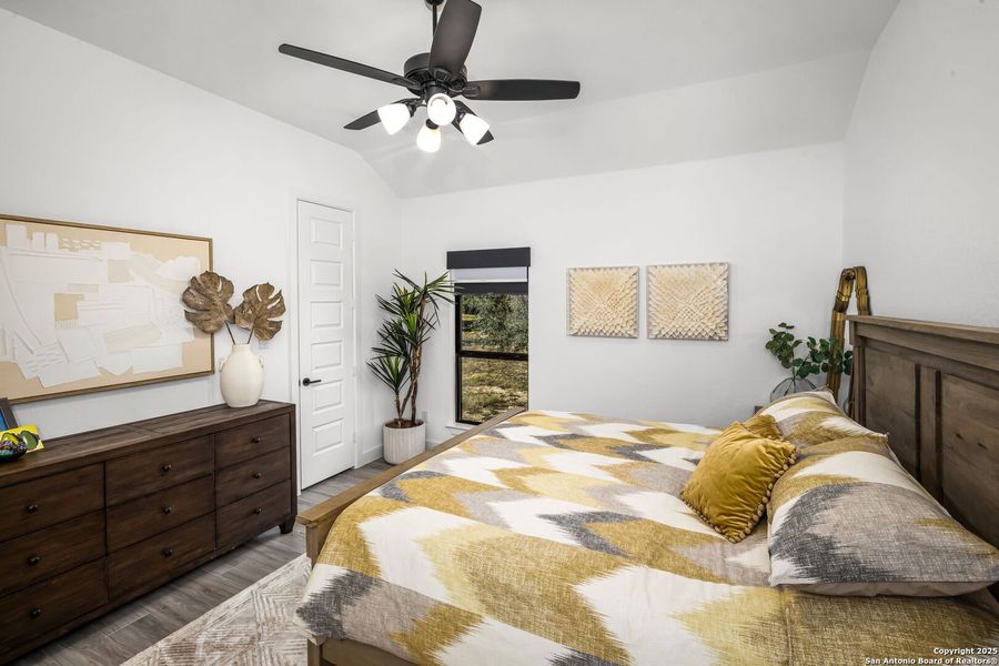 Furnished interior view inside a new home in Vintage Oaks, New Braunfels (Image 13). Furnished interior view inside a new home in Vintage Oaks, New Braunfels (Image 13).