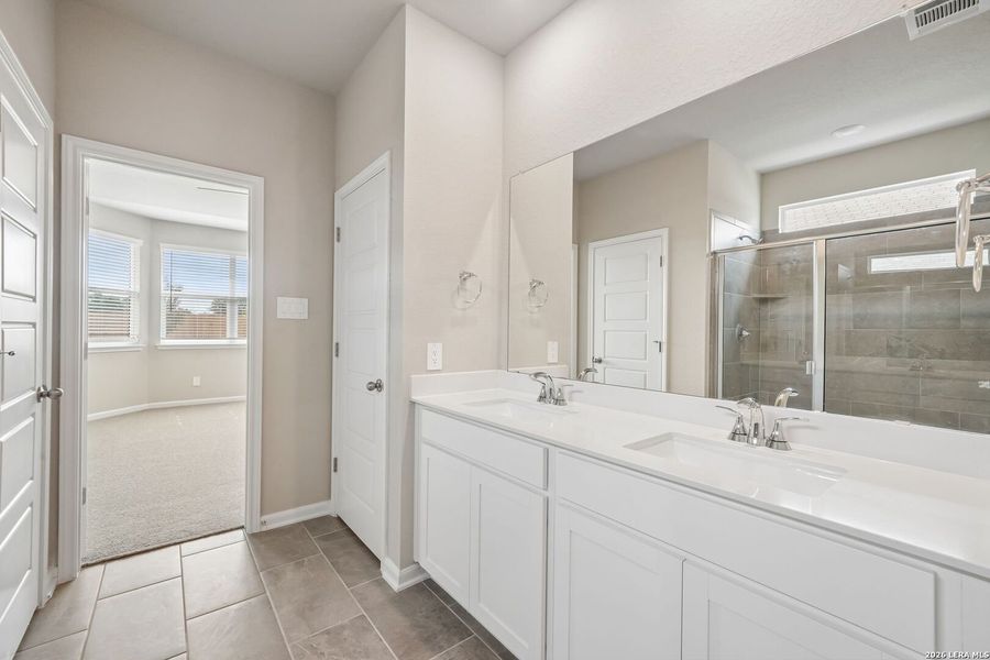 Furnished interior view inside a new home in Thomas Pond, San Antonio (Image 10).