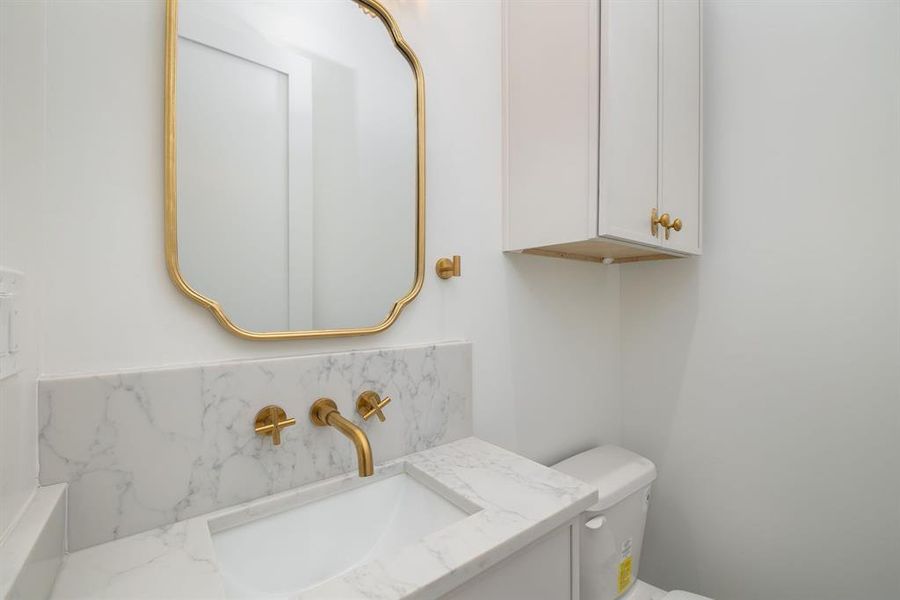 Furnished interior view inside a new home in , Dallas (Image 7).