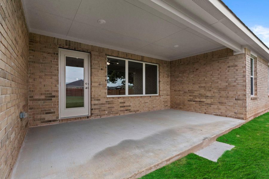 Exterior details and patio area of a home in Riverview, Georgetown (Image 19).