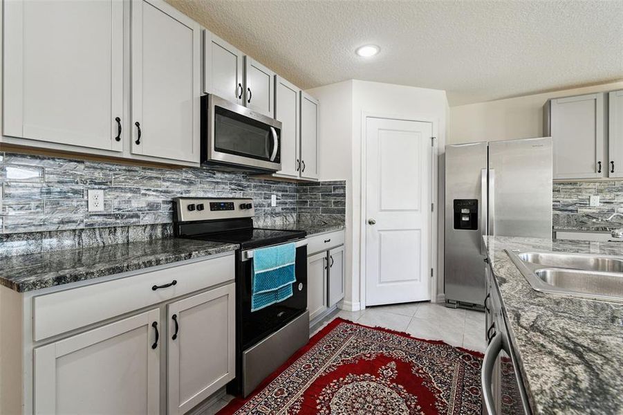 Furnished interior view inside a new home in River Park, Temple Terrace (Image 8).