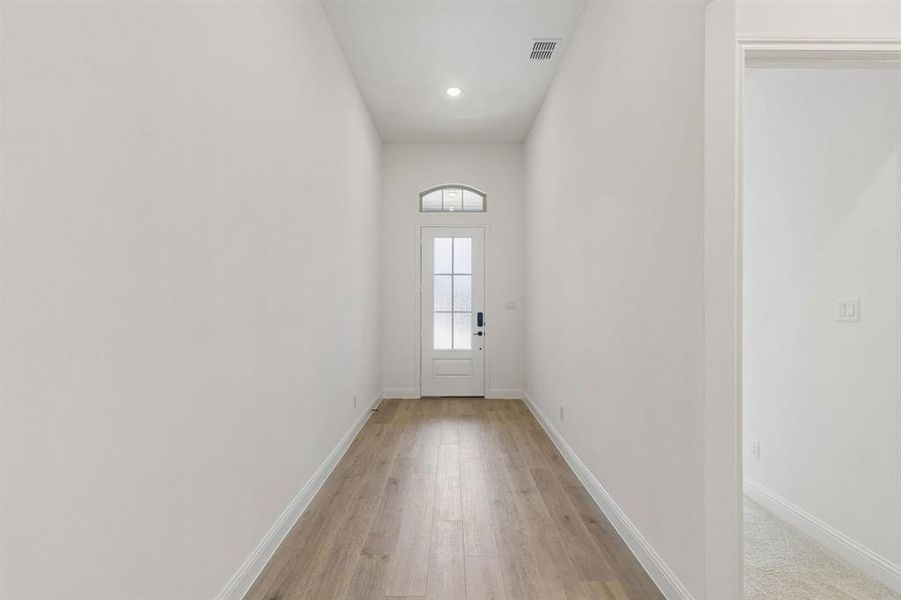 Spacious, unfurnished interior of a new home in Timberbrook, Justin (Image 15). Spacious, unfurnished interior of a new home in Timberbrook, Justin (Image 15).