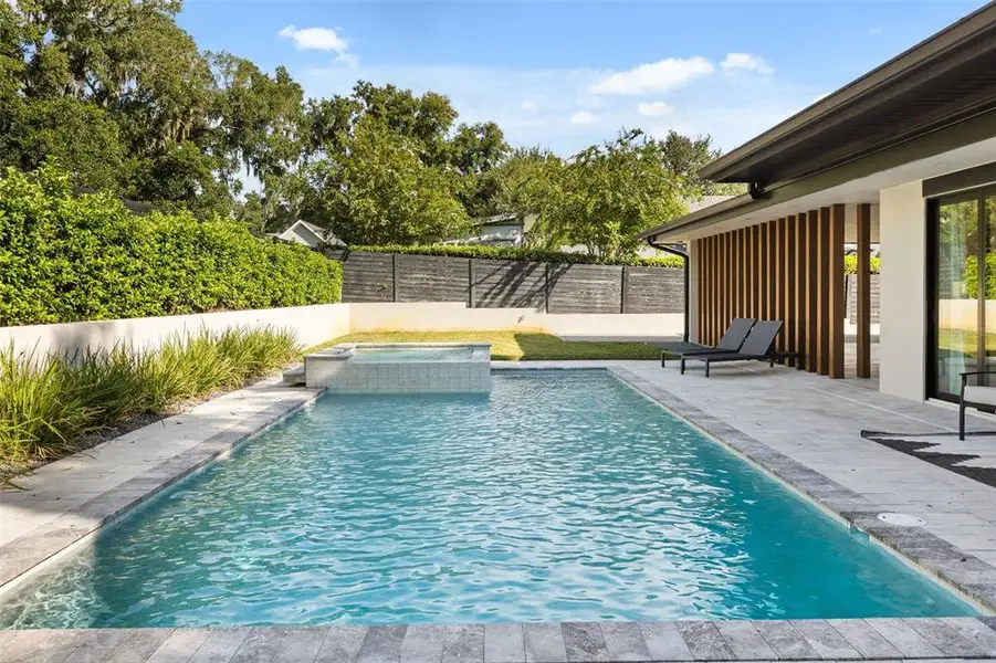 Exterior details and patio area of a home in , Windermere (Image 28).