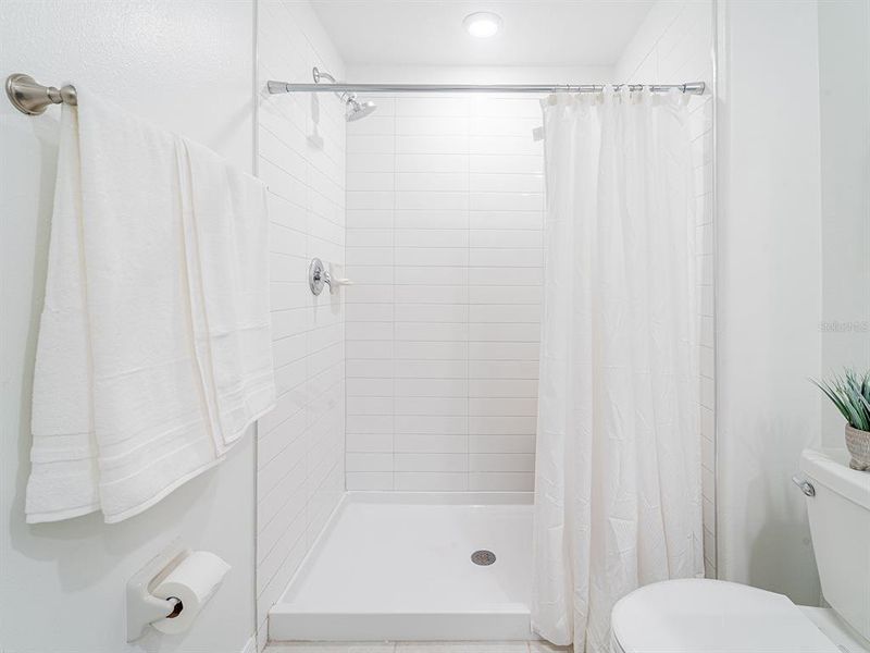 Furnished interior view inside a new home in , Land O' Lakes (Image 33).