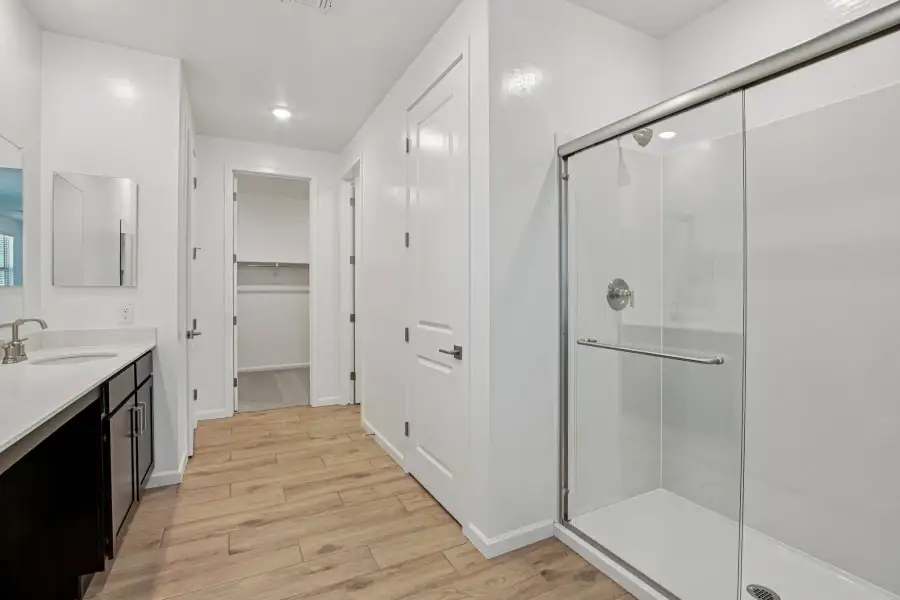 Primary bath. Finishes and options may vary by community