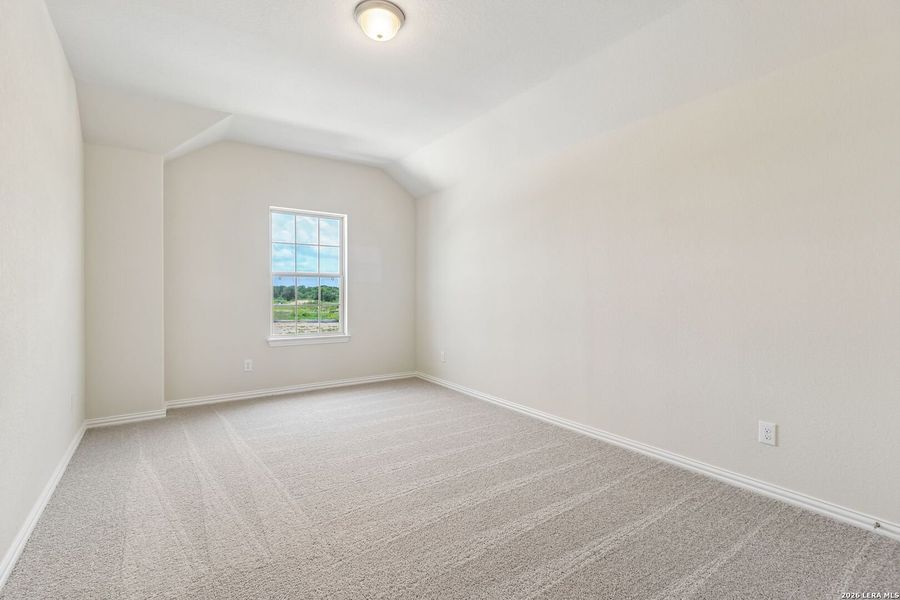 Spacious, unfurnished interior of a new home in Stream Waters, Seguin (Image 23).