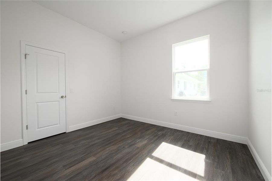 Spacious, unfurnished interior of a new home in , Orlando (Image 17).