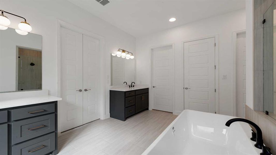 Furnished interior view inside a new home in Sonoma Verde, McLendon-Chisholm (Image 7).
