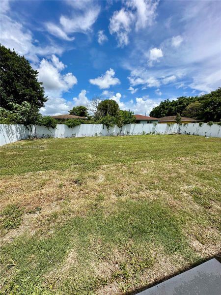 Image 14 of a home in . Image 14 of a home in .