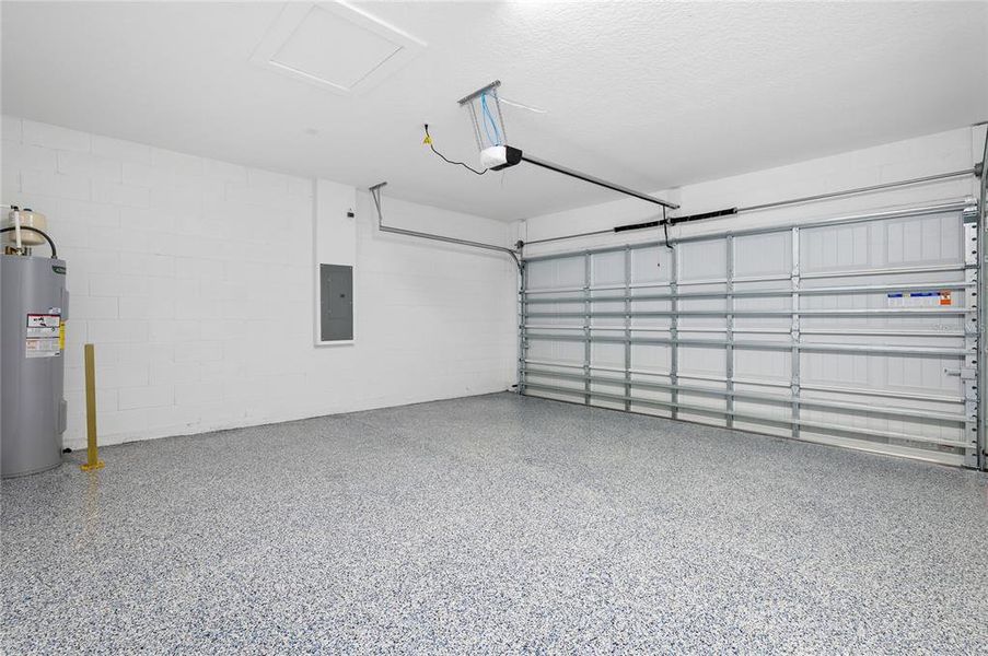 Spacious, unfurnished interior of a new home in , Deltona (Image 40).