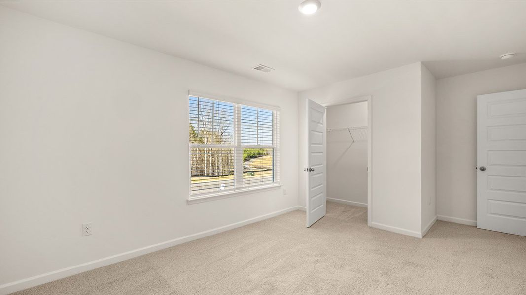 Spacious, unfurnished interior of a new home in The Abbey at Trolley Run Station, Aiken (Image 35).