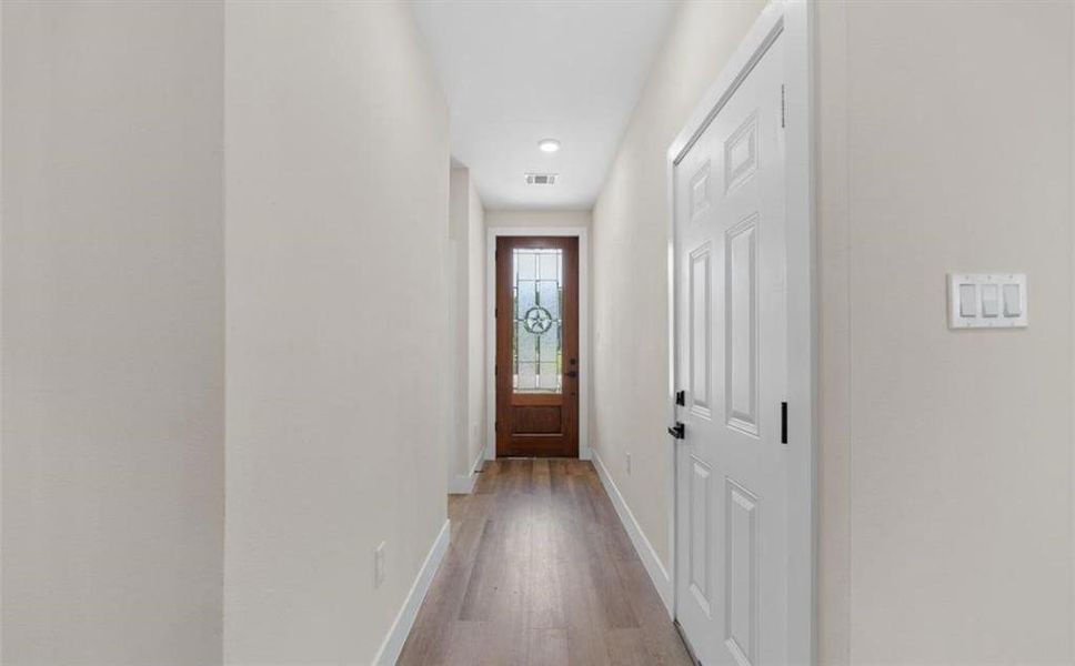 Spacious, unfurnished interior of a new home in , Granbury (Image 25).