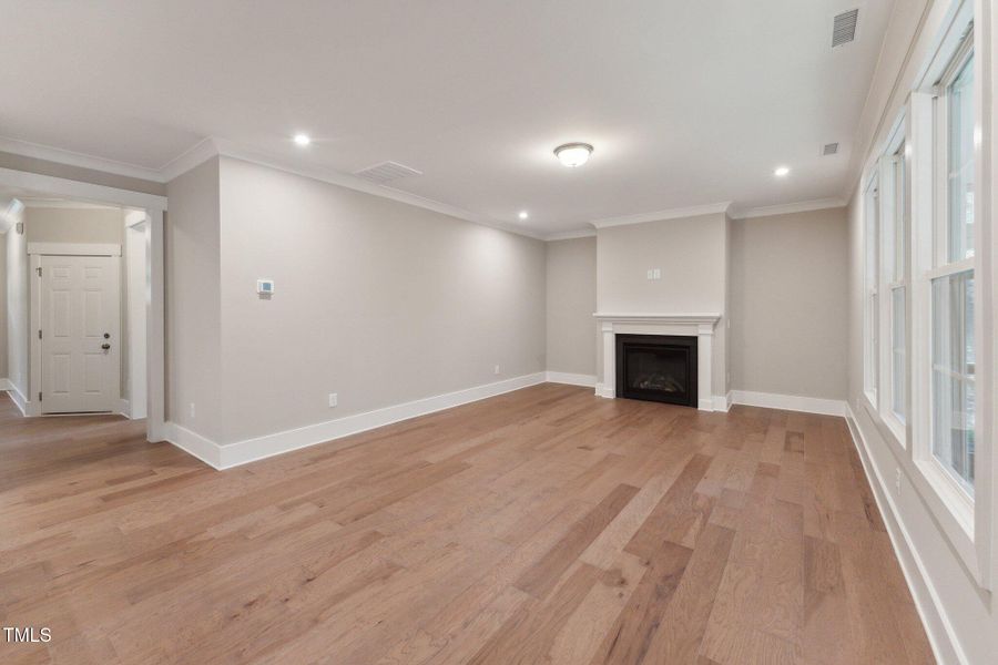 15- Family Room 15- Family Room