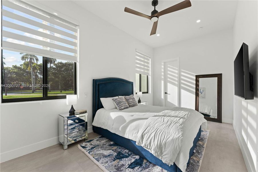 Furnished interior view inside a new home in , Plantation (Image 14).
