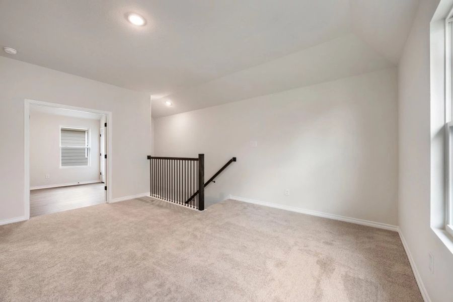 Spacious, unfurnished interior of a new home in Lariat, Liberty Hill (Image 22).