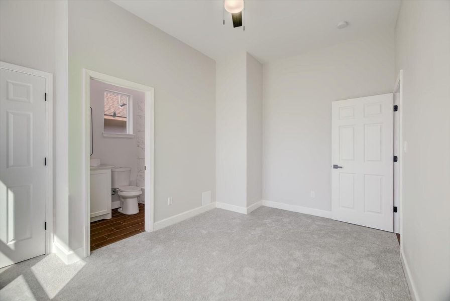 Spacious, unfurnished interior of a new home in , Houston (Image 31).