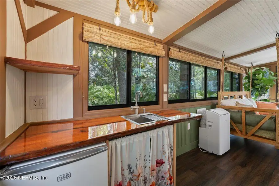 Furnished interior view inside a new home in , Middleburg (Image 3).