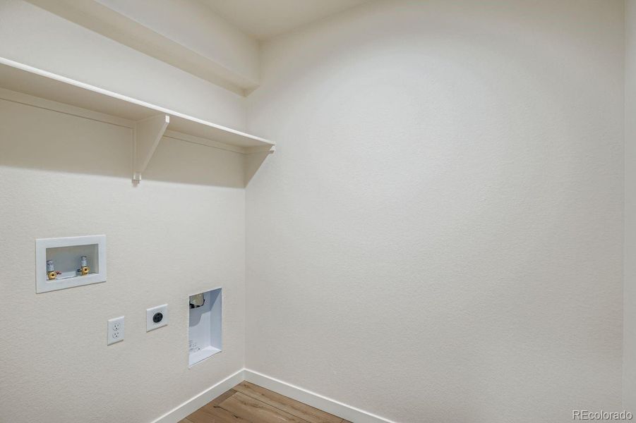 Spacious, unfurnished interior of a new home in Buffalo Highlands – Commerce City, Commerce City (Image 25).