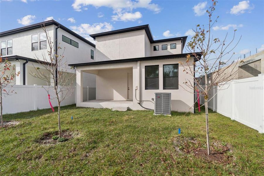 Exterior details and patio area of a home in , Tampa (Image 27).