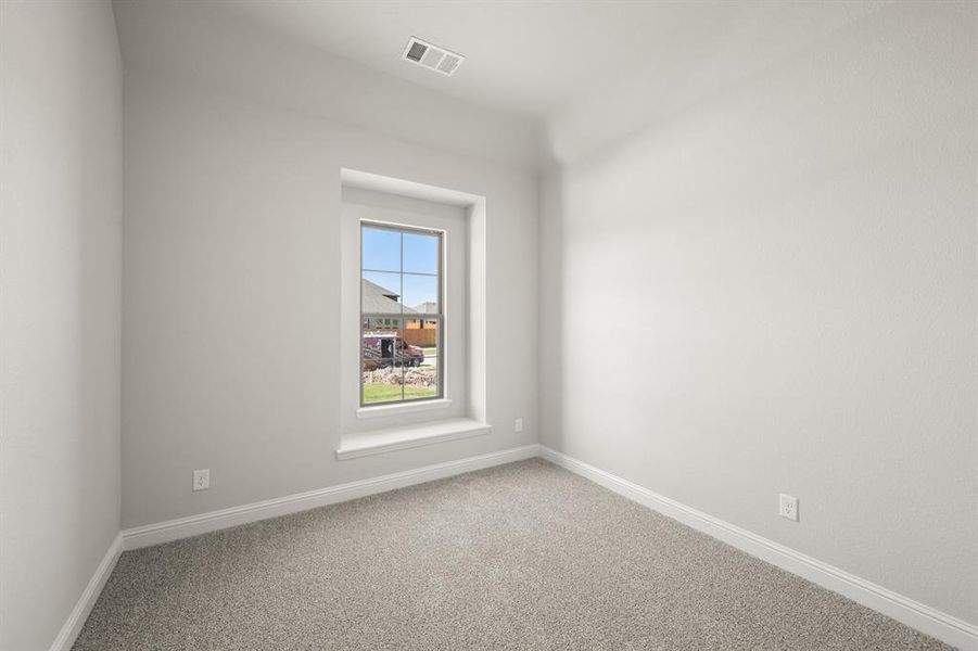 Spacious, unfurnished interior of a new home in The Retreat - Phase 1, Waxahachie (Image 19).