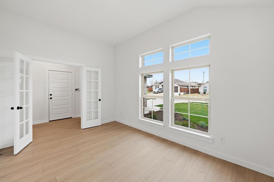 Representative unfurnished interior of a home built from the Hanover by Cheldan Homes in Craftsmen's Corner, Cleburne (Image 70).