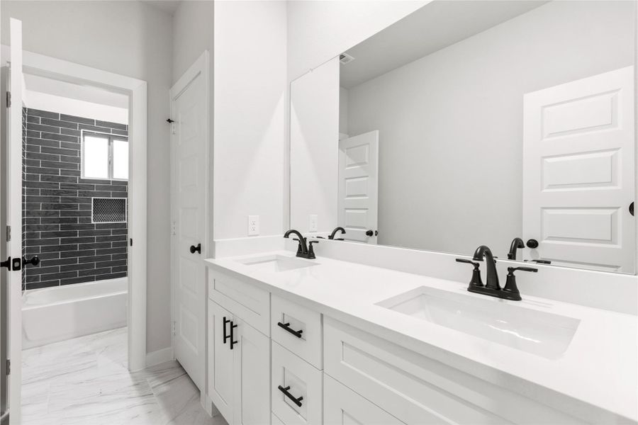 Furnished interior view inside a new home in Glendale Lakes, Rosharon (Image 9). Furnished interior view inside a new home in Glendale Lakes, Rosharon (Image 9).