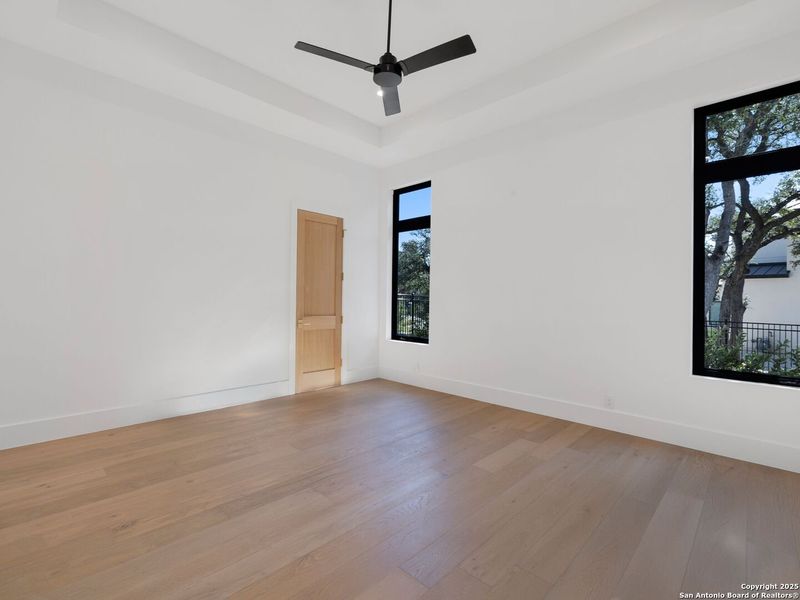 Spacious, unfurnished interior of a new home in , San Antonio (Image 42).