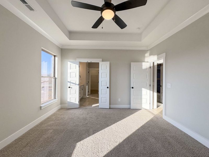 Spacious, unfurnished interior of a new home in The Paddock, Gallatin (Image 5).