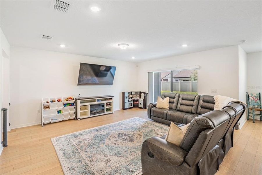 Furnished interior view inside a new home in , Land O' Lakes (Image 29).