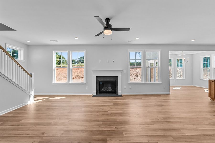 Spacious, unfurnished interior of a new home in Fieldstone, Lexington (Image 24).